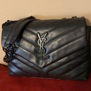 Black leather shoulder bag, black hardware